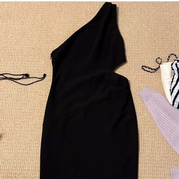 Bec & Bridge Black One-Shoulder Mini Dress - Picture 2 of 2